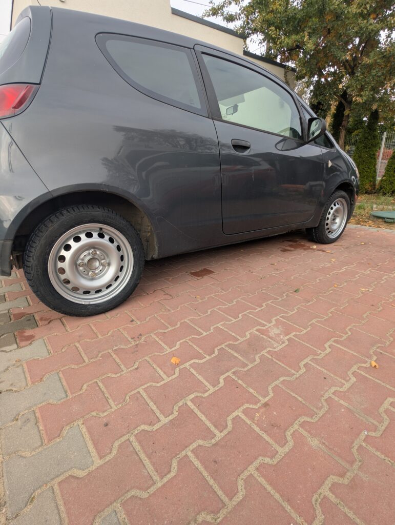 Mitsubishi Colt po renowacji felg stalowych malowanych proszkowo